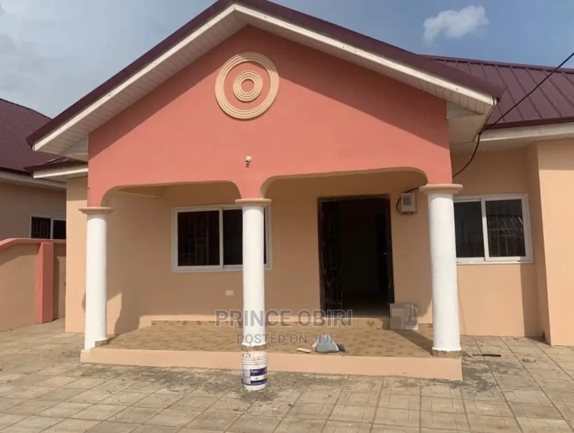 3bdrm House in Adom City Estate, Tema Metropolitan for Sale-10