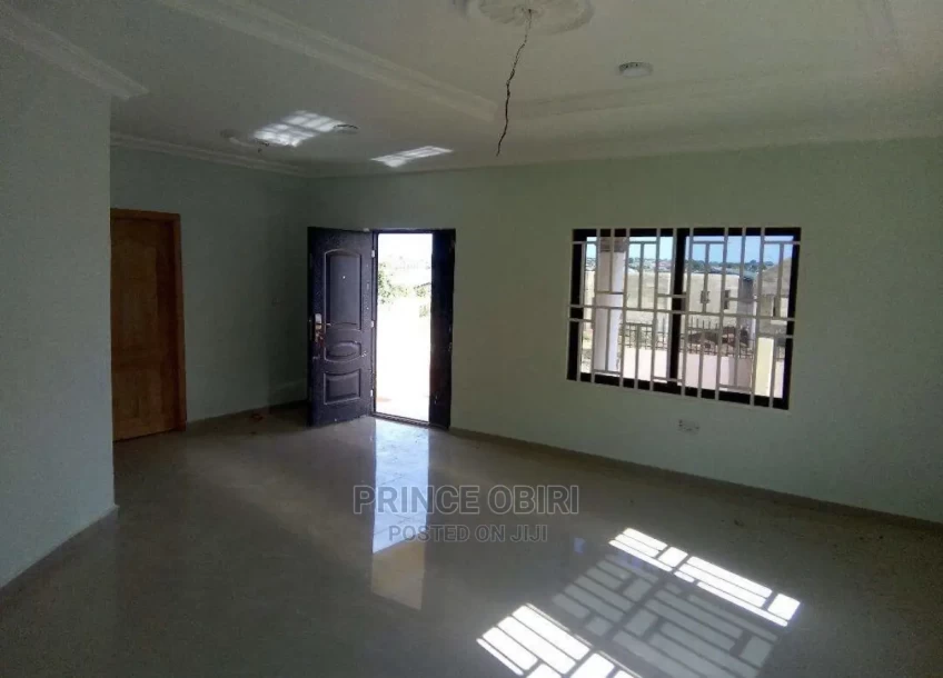 3bdrm House in Adom City Estate, Tema Metropolitan for Sale-11