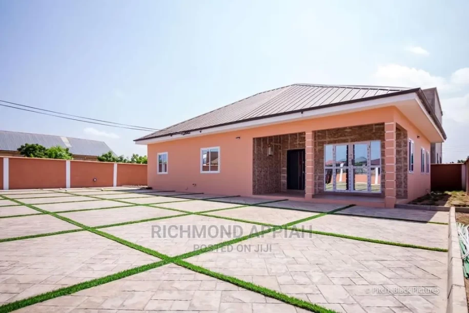 3bdrm House in Tema Metropolitan for sale-1