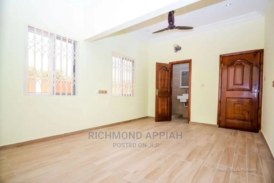 3bdrm House in Tema Metropolitan for sale-6