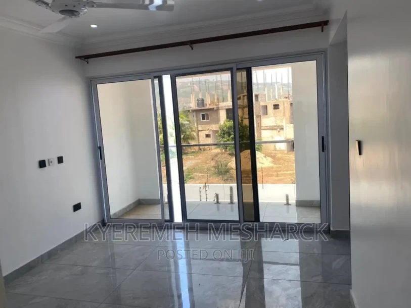 3bdrm Townhouse / Terrace in Oyarifa for rent-1