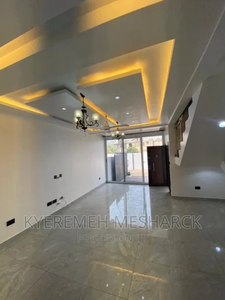 3bdrm Townhouse / Terrace in Oyarifa for rent-3