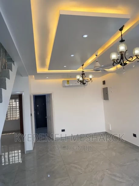 3bdrm Townhouse / Terrace in Oyarifa for rent-5