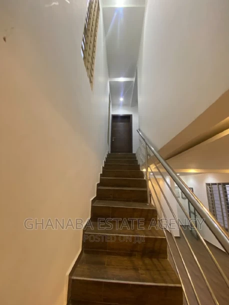 3bdrm Townhouse / Terrace in West Trassaco, East Legon for rent-7