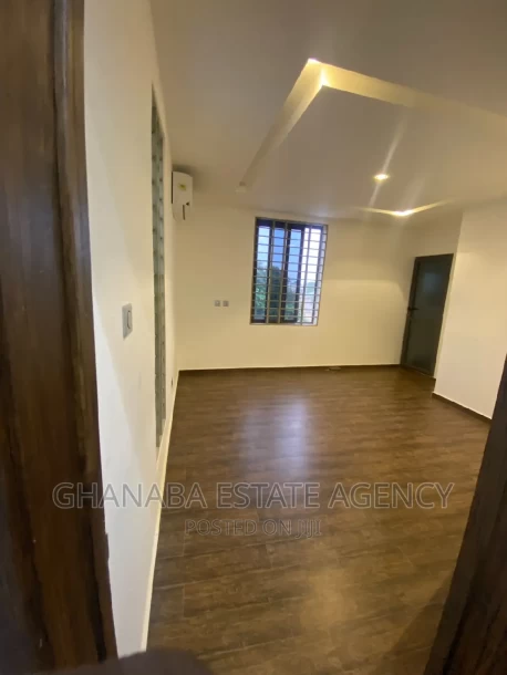 3bdrm Townhouse / Terrace in West Trassaco, East Legon for rent-9